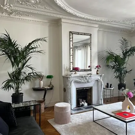 Elegant Opera Apartment Paris