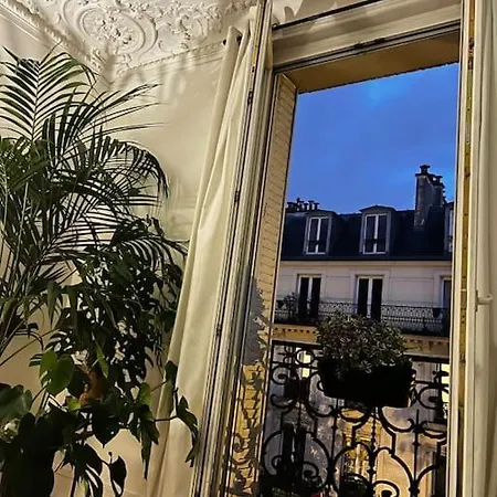 Elegant Opera Apartment Paris
