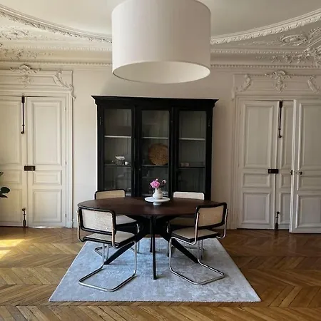 Elegant Opera * Paris